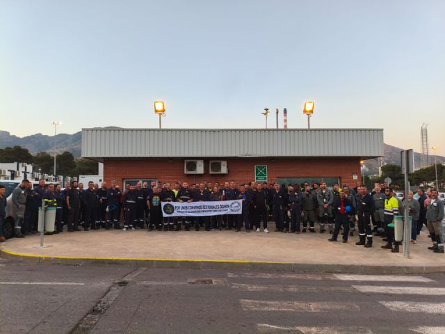 Los trabajadores de la empresa Auxiliar, hartos de mentiras - 1, Foto 1