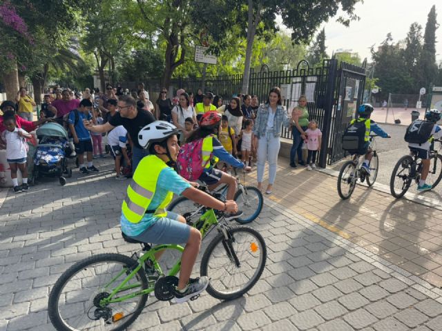 Más de 300 niños de cinco centros educativos de Lorca convierten la bicicleta en su medio de transporte para ir al cole - 2, Foto 2