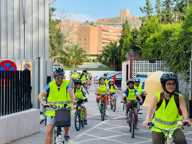 Más de 300 niños de cinco centros educativos de Lorca convierten la bicicleta en su medio de transporte para ir al cole - 3, Foto 3