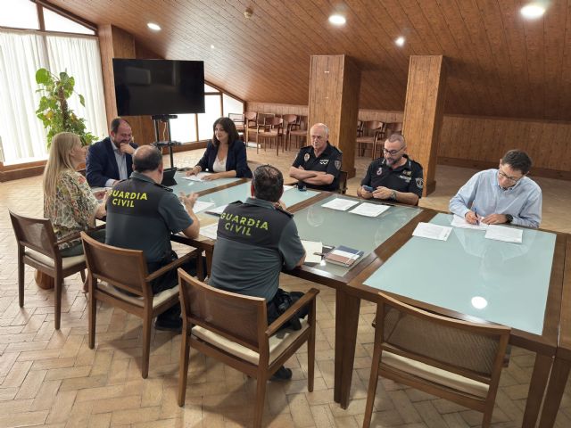 La Junta Local de Seguridad de Los Alcázares refuerza la coordinación y anuncia la llegada de nuevos efectivos de Guardia Civil al municipio - 1, Foto 1