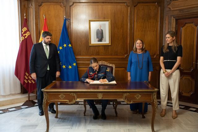 Su Alteza Real la Princesa de Asturias recibe la Medalla de Oro de la Asamblea Regional de Murcia - 2, Foto 2