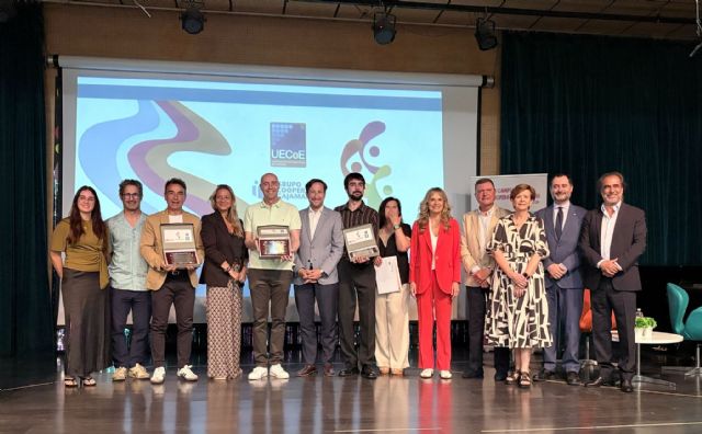 El colegio murciano San Agustín recoge el premio del concurso Emprendemos organizado por UECoE y Cajamar - 2, Foto 2