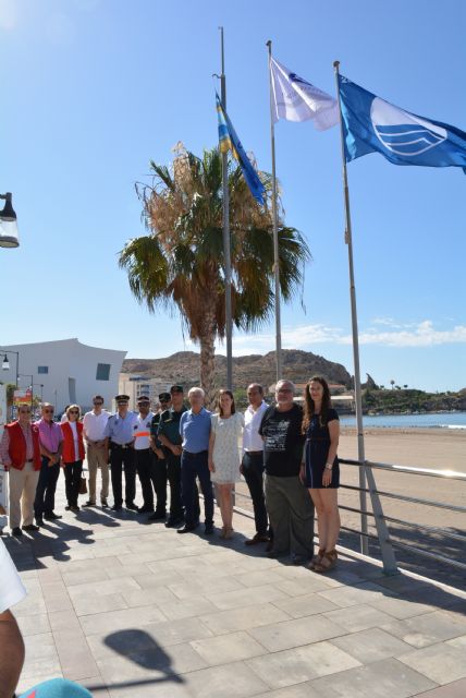 Las banderas azules ya ondean en las playas de la localidad - 1, Foto 1