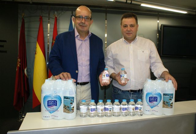Aquadeus promociona la Feria de Albacete en las etiquetas de siete millones y medio de botellas de agua, Foto 1