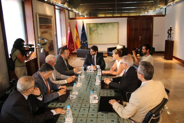 López Miras: El Anuario del Colegio de Periodistas contará esta legislatura los mayores avances de la Región de los últimos años - 1, Foto 1