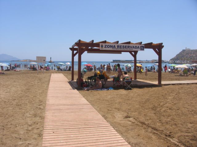 Turismo analiza cómo mejorar la accesibilidad en las principales playas de la Región - 1, Foto 1