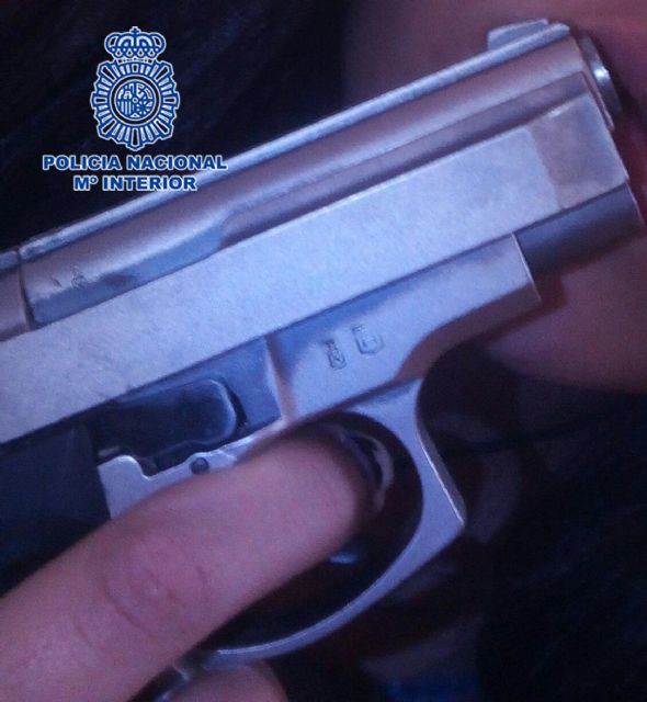 La Policía Nacional detiene a los autores de varios robos uno de ellos con arma simulada - 3, Foto 3