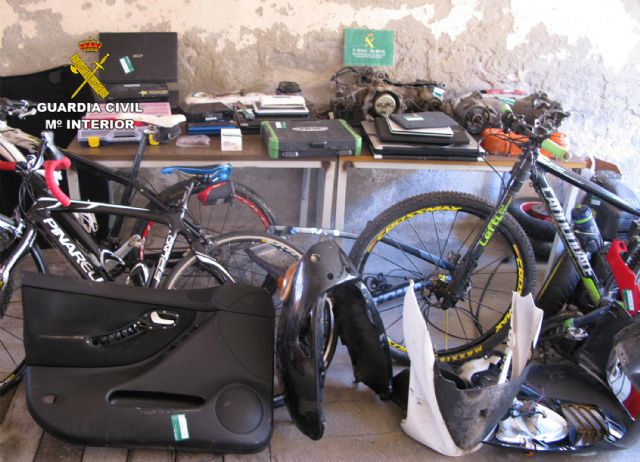 La Guardia Civil desmantela un clan familiar dedicado a cometer robos con fuerza y a la venta de drogas - 2, Foto 2