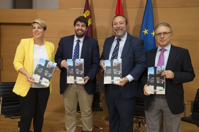 López Miras espera que el próximo Anuario de la prensa pueda reflejar logros como la apertura del aeropuerto y un Pacto Nacional del Agua - 1, Foto 1