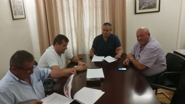 Firmado el convenio de cesión anticipada de la calle y suelo necesario par la construcción del nuevo colegio en Pliego. - 1, Foto 1