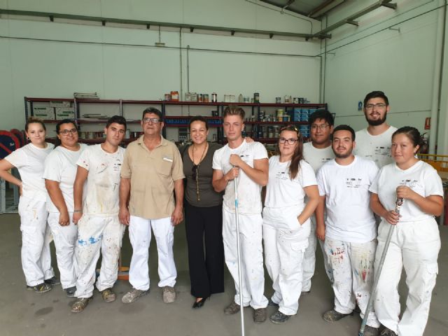 La Concejal de Desarrollo Local anima a los alumnos de los diferentes cursos formativos impartidos en Lorca a aprovechar y exprimir al máximo este periodo formativo - 1, Foto 1