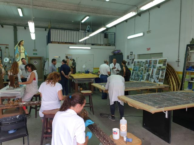 La Concejal de Desarrollo Local anima a los alumnos de los diferentes cursos formativos impartidos en Lorca a aprovechar y exprimir al máximo este periodo formativo - 2, Foto 2