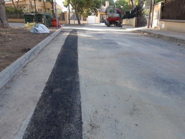 Finalizan las obras de renovación urgente de la tubería principal de agua potable en la calle Badajoz, en la urbanización La Charca - 4, Foto 4