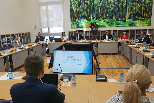 La Comunidad baja las tasas de expedición de título al precio medio nacional y 5.000 alumnos se beneficiarán ya el próximo curso - 1, Foto 1