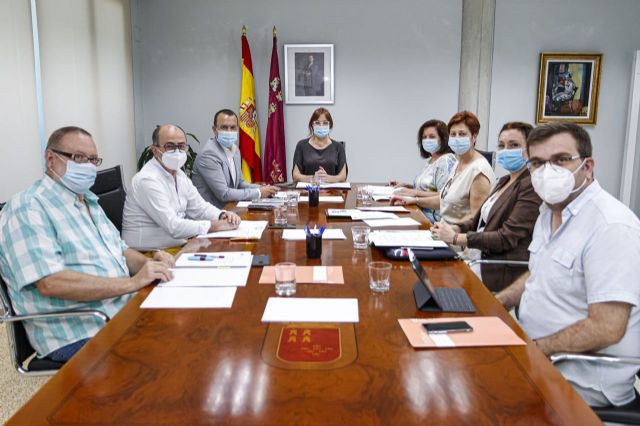 La Consejería de Política Social constituirá el órgano rector de la Mesa de lucha contra la pobreza - 1, Foto 1