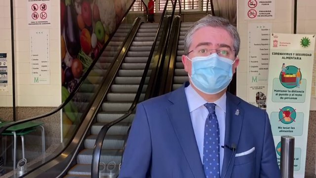 El PSOE incumple su promesa de arreglar las escaleras mecánicas del Mercado de Verónicas - 1, Foto 1