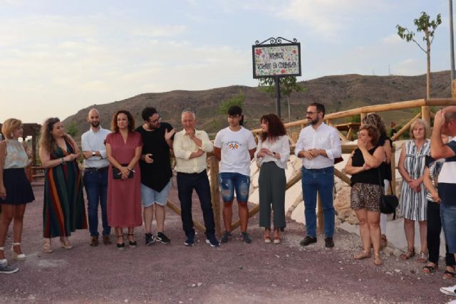 El alcalde de Lorca inaugura el nuevo mirador de La Paca situado junto al depósito de agua y que lleva el nombre de 'Rosario García Corbalán' - 4, Foto 4