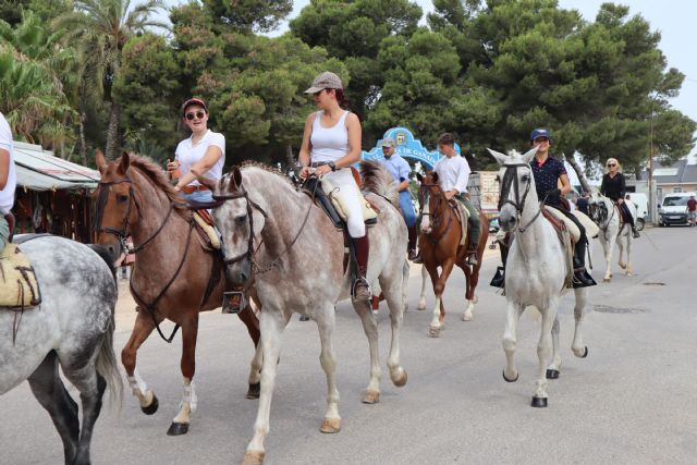 Carros, carruajes y jinetes recorrer las calles de San Pedro del Pinatar con motivo de las fiestas patronales - 3, Foto 3