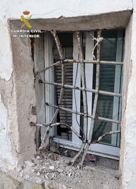 La Guardia Civil detiene a una mujer por robar dentro de dos casas donde residían ocho jornaleros agrícolas - 1, Foto 1