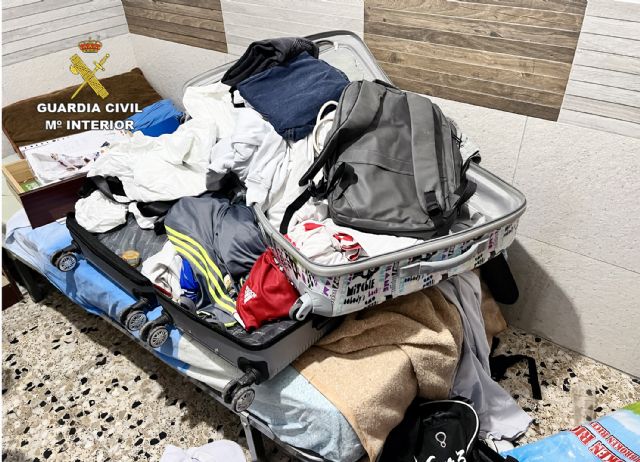 La Guardia Civil detiene a una mujer por robar dentro de dos casas donde residían ocho jornaleros agrícolas - 2, Foto 2