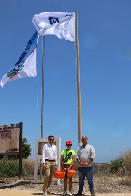 Las playas de San Pedro del Pinatar cuentan este verano con 4 banderas Q y 3 azules - 1, Foto 1