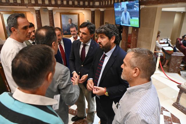 El decreto-ley que regula el transporte urbano e interurbano para los VTC logra el apoyo de la Asamblea Regional - 1, Foto 1