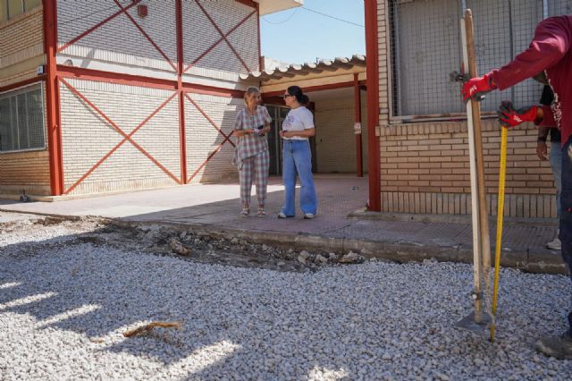 La Concejalía de Vertebración del Territorio y Lucha contra la Despoblación adjudica las obras de rehabilitación del antiguo colegio de La Hoya por más de 71.000 euros La Concejalía de Vertebración del Territorio y Lucha contra la Despoblación adjudica las obras de rehabilitación del antiguo colegio de La Hoya por más de 71.000 euros