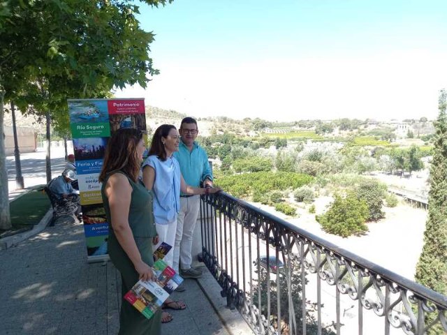 Presentan la nueva campaña turística 'Escápate por...Cieza' centrada en el verano Presentan la nueva campaña turística 'Escápate por...Cieza' centrada en el verano