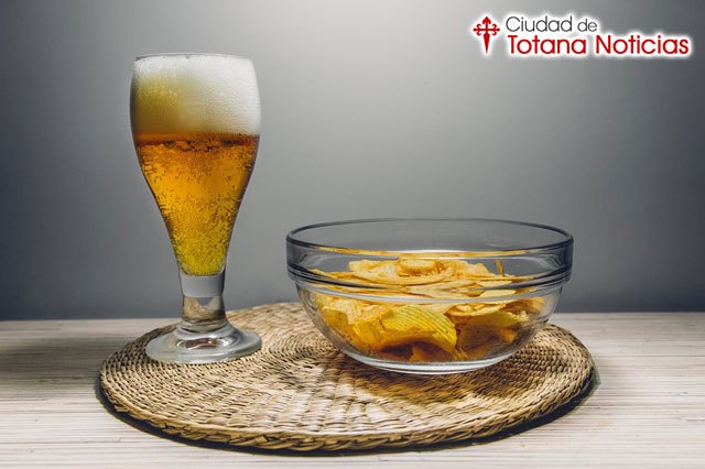 La cerveza, el gazpacho y la horchata, las bebidas del verano más recomendables para mantener a raya las enfermedades cardiovasculares