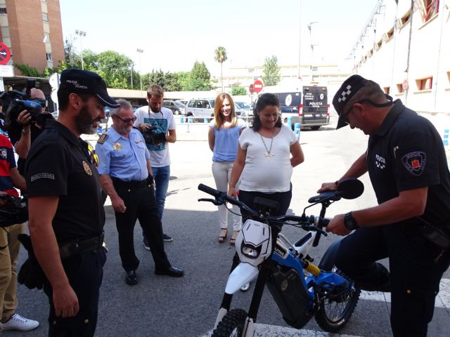 La Patrulla Ecológica incorpora una moto eléctrica a su flota para sus vigilancias por zonas de huerta y monte - 1, Foto 1