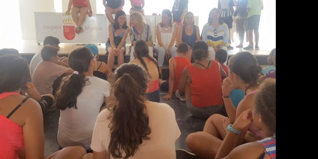 Visita a los menores tutelados por la Comunidad que veranean en Águilas - 1, Foto 1
