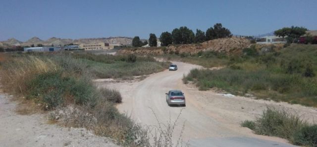 El PSOE celebra que el PP copie su propuesta y se decida por asfaltar el badén de la Peñica - 1, Foto 1