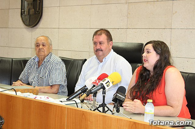 Se realiza una recepción a Francisco Cayuela Cánovas, Foto 1