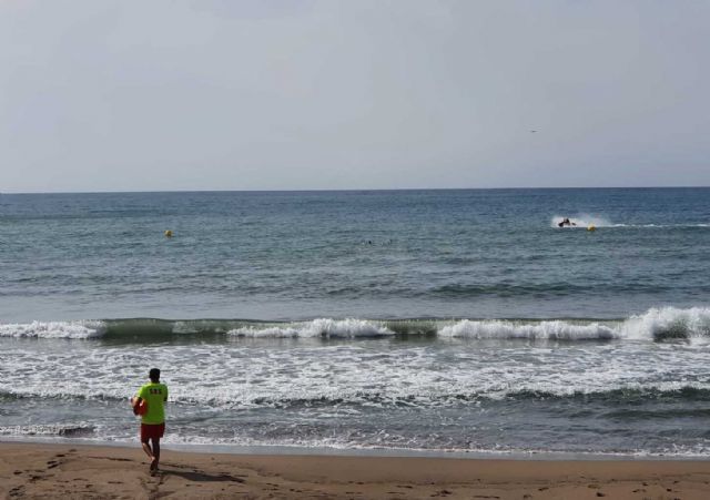 El Plan de Vigilancia y Rescate en las playas de Lorca cierra el mes de julio con medio centenar de intervenciones - 1, Foto 1