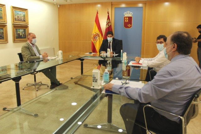 El alcalde se muestra muy esperanzado de que se flexibilice la situación tras la reunión mantenida con López Miras, Foto 3