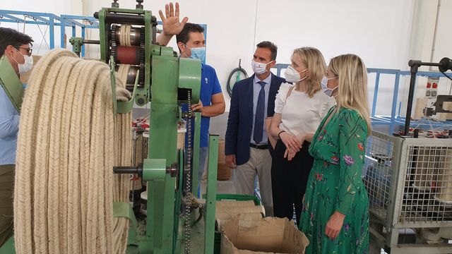 La consejera de empresas e industria se reunió con CALZIA para escuchar al sector y preparar su recuperación tras el COVID - 1, Foto 1