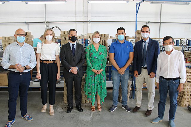 La consejera de empresas e industria se reunió con CALZIA para escuchar al sector y preparar su recuperación tras el COVID - 4, Foto 4