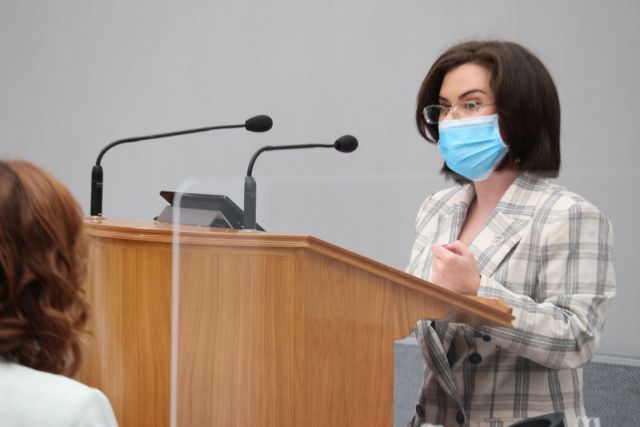 El PSRM exige a López Miras que cumpla con la moción que presentó el PSOE para reforzar el modelo de trabajo en las residencias - 1, Foto 1