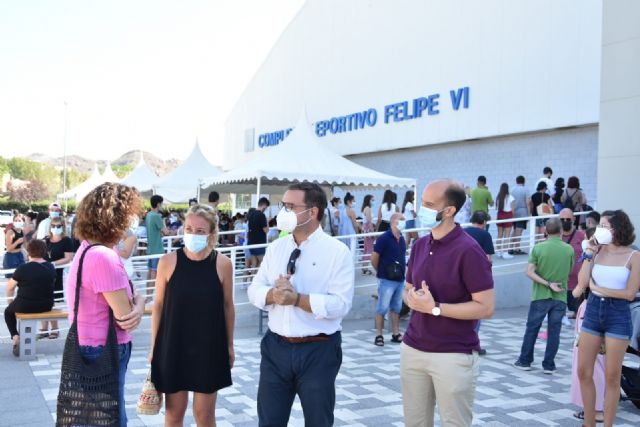 El alcalde destaca la respuesta de los jóvenes de entre 12 y 19 años que han acudido hoy de manera masiva a vacunarse - 1, Foto 1