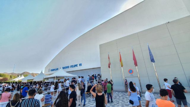 El alcalde destaca la respuesta de los jóvenes de entre 12 y 19 años que han acudido hoy de manera masiva a vacunarse - 2, Foto 2