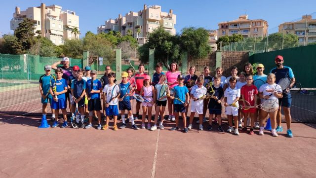 El I Curso Intensivo de la Escuela Municipal de Tenis llega a su fin - 1, Foto 1