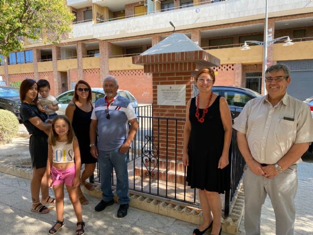 El Ayuntamiento renueva el monumento homenaje al gremio de la construcción - 1, Foto 1