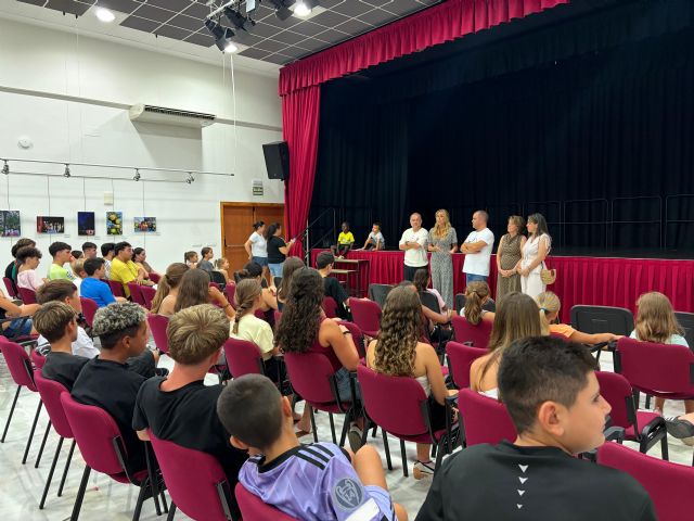 Medio centenar de menores participan en agosto en la Escuela de Verano de Santiago y Zaraiche - 3, Foto 3