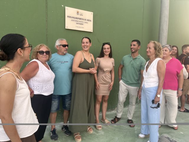 La pista polideportiva de arena del Polideportivo Municipal ya lleva el nombre de Antonio Soto Cano Anto&ntilde;ín - 2, Foto 2
