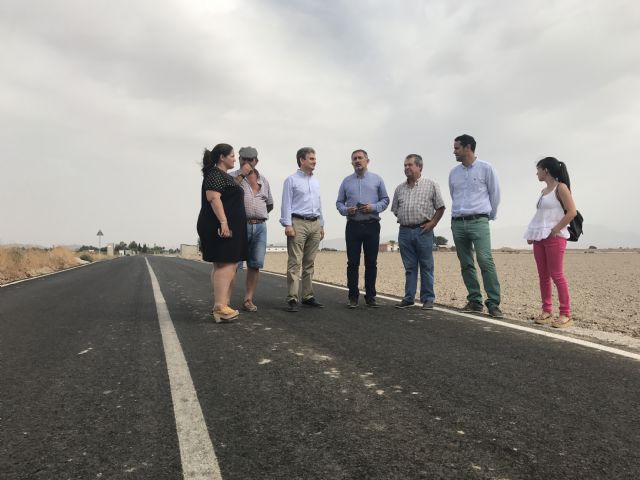 La Comunidad concluye las obras de ampliación y refuerzo del Camino Central en la diputación lorquina de Cazalla - 1, Foto 1