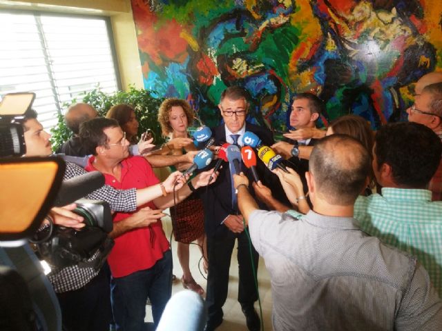 El presidente de la CHS recibe al consejero de Agua y Agricultura de Murcia para escuchar sus reivindicaciones - 1, Foto 1
