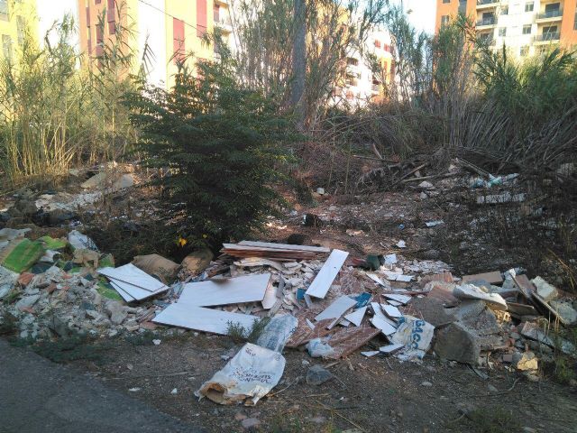 Ahora Murcia denuncia que la senda verde de Espinardo se ha convertido en un vertedero de escombros y de macetas presuntamente de marihuana - 2, Foto 2
