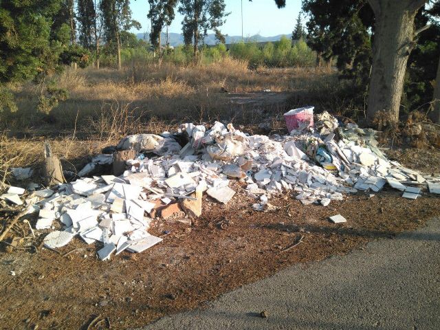 Ahora Murcia denuncia que la senda verde de Espinardo se ha convertido en un vertedero de escombros y de macetas presuntamente de marihuana - 4, Foto 4