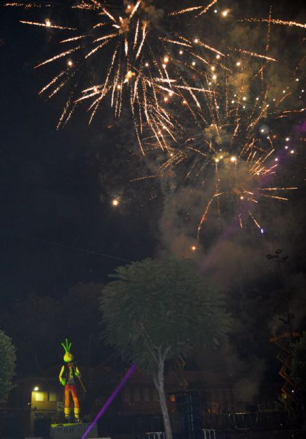 La quema del Raspajo pone punto y final un año más a las fiestas de Las Torres de Cotillas - 2, Foto 2