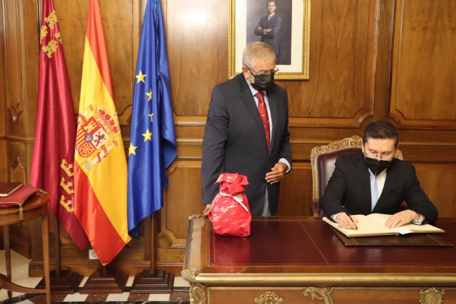 El presidente de la Asamblea Regional recibe al nuevo cónsul de Ecuador - 2, Foto 2